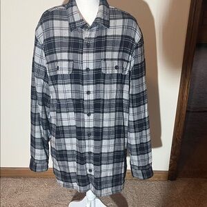 L.L. Bean Blue Gray Traditional Fit Shirt